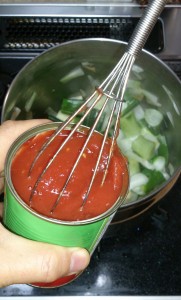 ラタトゥイユのトマト缶